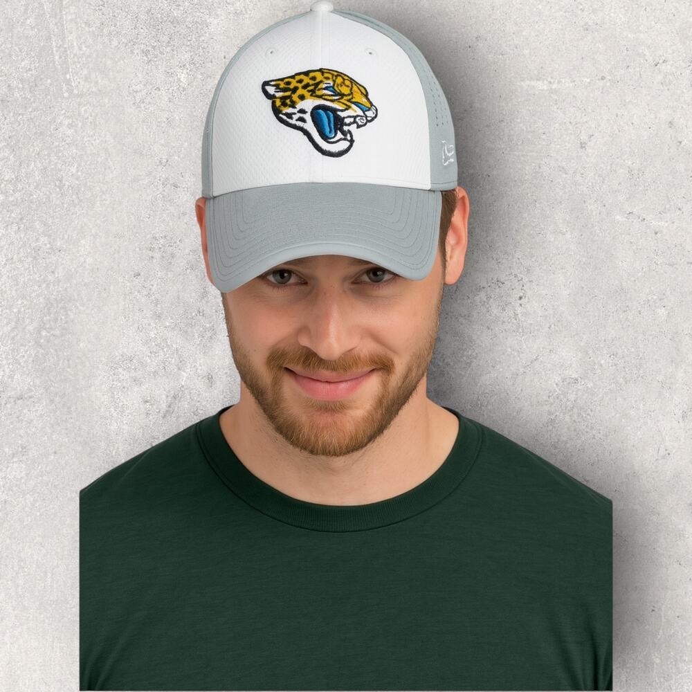 New Era 39THIRTY Jacksonville Jaguars Hat M/L Stretch Fit Gray White NFL NWOT